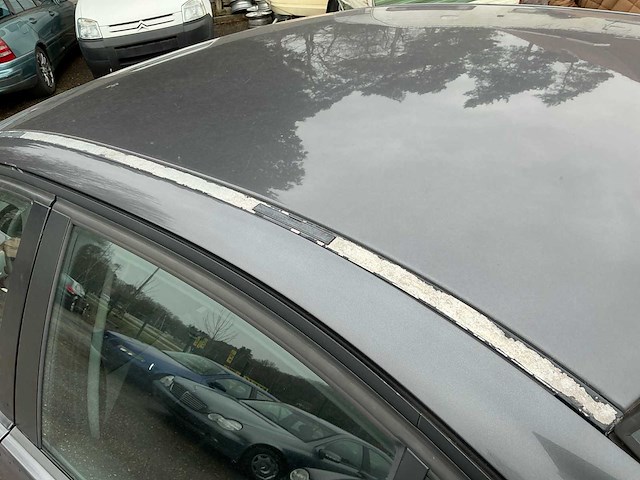 Bmw 318i personenauto - afbeelding 31 van  42