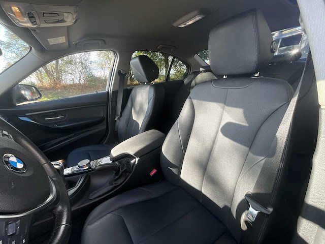 Bmw 318i sedan 2017 - afbeelding 4 van  35