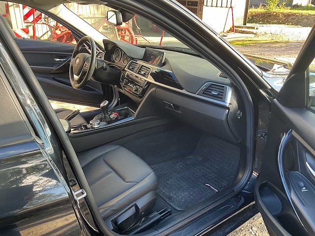 Bmw 318i sedan 2017 - afbeelding 20 van  45