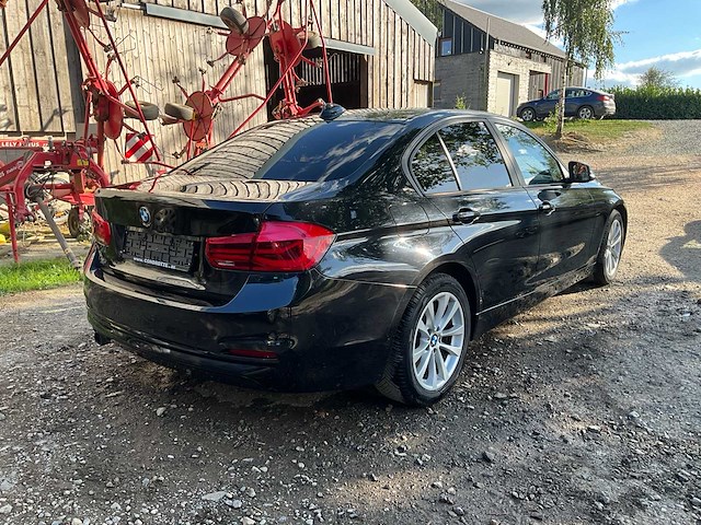 Bmw 318i sedan 2017 - afbeelding 41 van  45