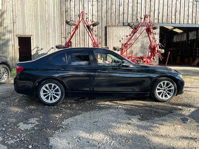 Bmw 318i sedan 2017 - afbeelding 42 van  45
