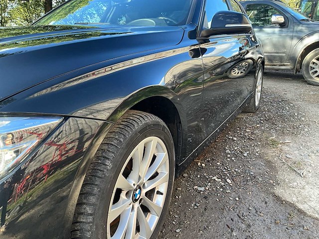 Bmw 318i sedan 2017 - afbeelding 45 van  45