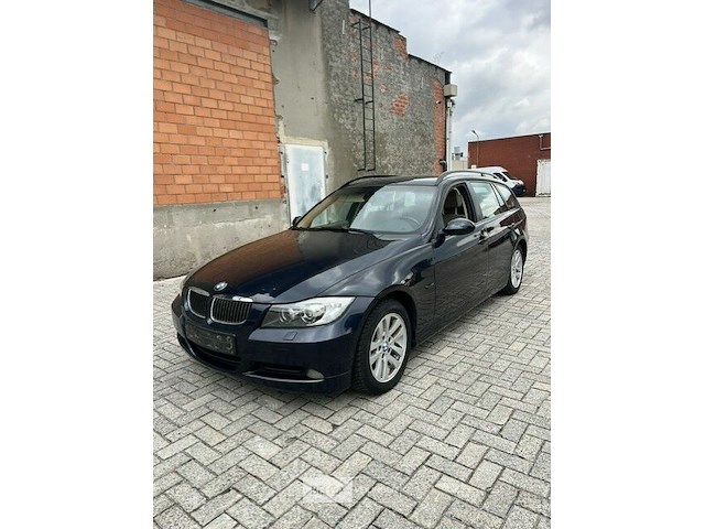 Bmw 318i - afbeelding 1 van  15