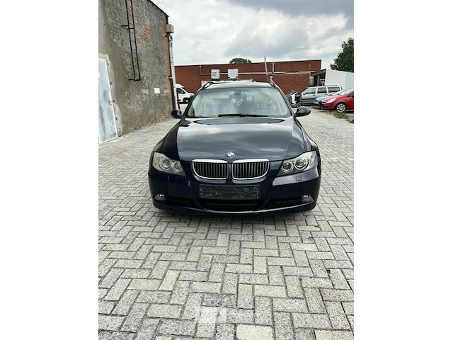 Bmw 318i - afbeelding 8 van  15