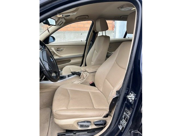 Bmw 318i - afbeelding 9 van  15
