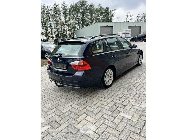 Bmw 318i - afbeelding 15 van  15