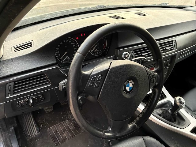 Bmw 320 d 390l auto uit 2006 - afbeelding 10 van  53