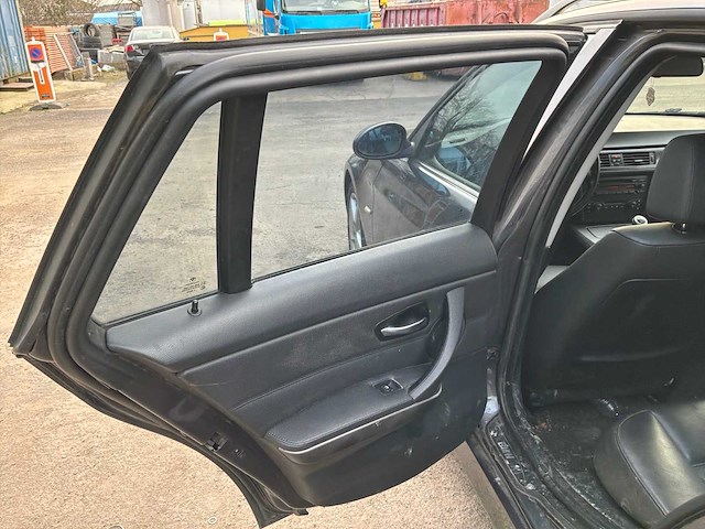 Bmw 320 d 390l auto uit 2006 - afbeelding 27 van  53