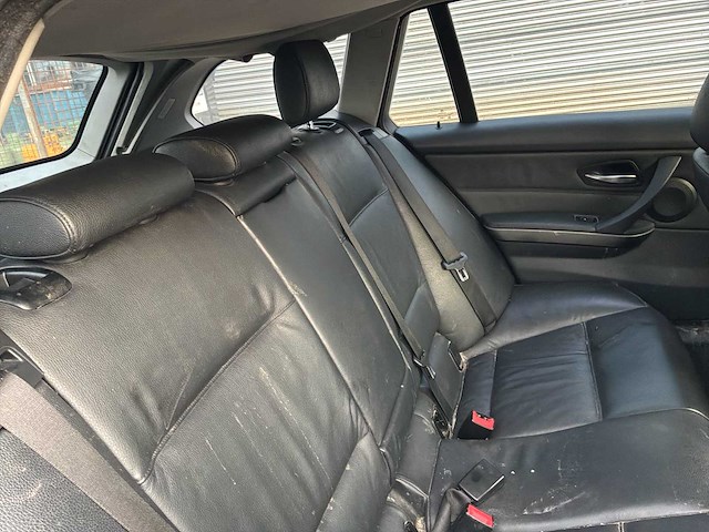 Bmw 320 d 390l auto uit 2006 - afbeelding 36 van  53