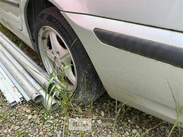 Bmw 320d personenwagen. enkel voor vergunninghouders en erkende centra voor verschrotting - afbeelding 10 van  13