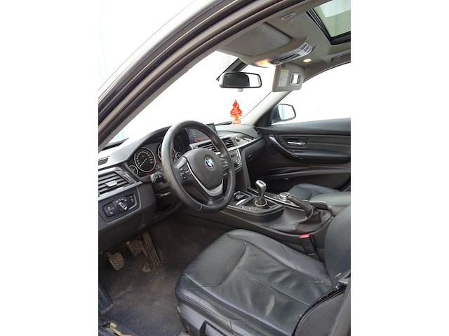 Bmw 320d - afbeelding 22 van  26