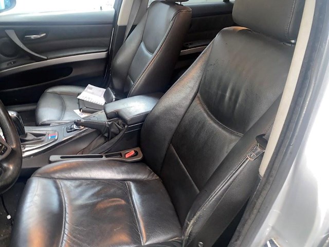 Bmw 320i - afbeelding 12 van  22