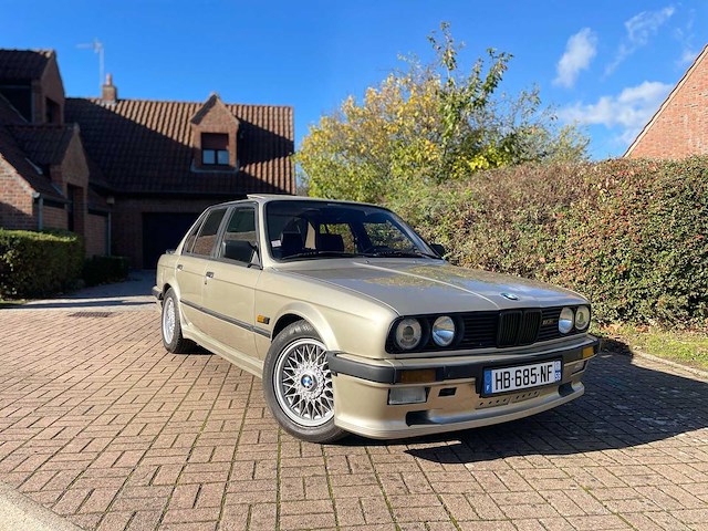 Bmw 325 i sedan m-technic 1 vintage auto's > 15 - afbeelding 1 van  13