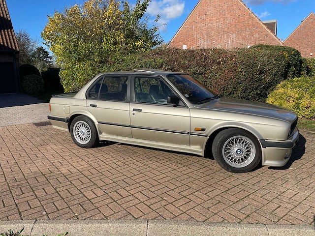Bmw 325 i sedan m-technic 1 vintage auto's > 15 - afbeelding 6 van  13