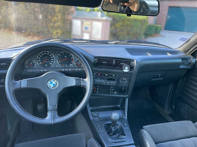 Bmw 325 i sedan m-technic 1 vintage auto's > 15 - afbeelding 10 van  13