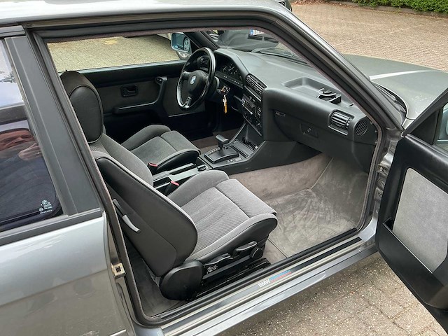 Bmw 325i 325 i oldtimer - afbeelding 21 van  46