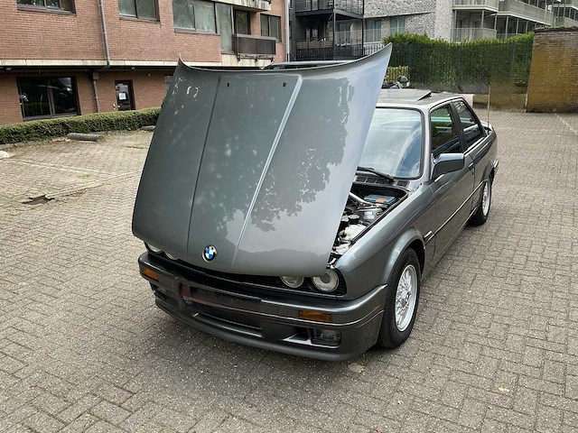 Bmw 325i 325 i oldtimer - afbeelding 31 van  46