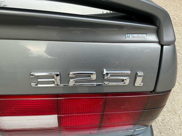 Bmw 325i 325 i oldtimer - afbeelding 42 van  46