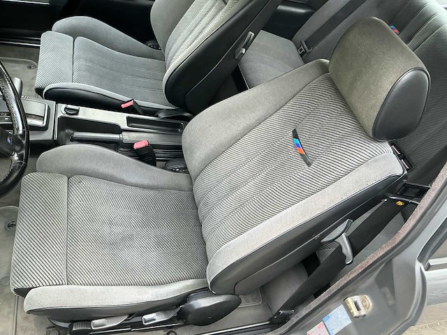 Bmw 325i 325 i oldtimer - afbeelding 8 van  30