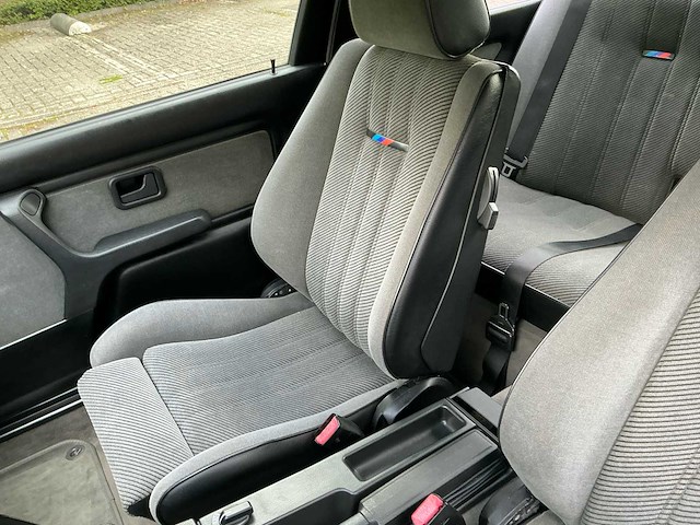 Bmw 325i 325 i oldtimer - afbeelding 9 van  30