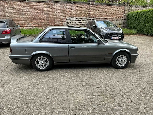Bmw 325i 325 i oldtimer - afbeelding 25 van  30