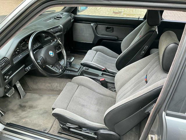 Bmw 325i 325 i oldtimer - afbeelding 29 van  30