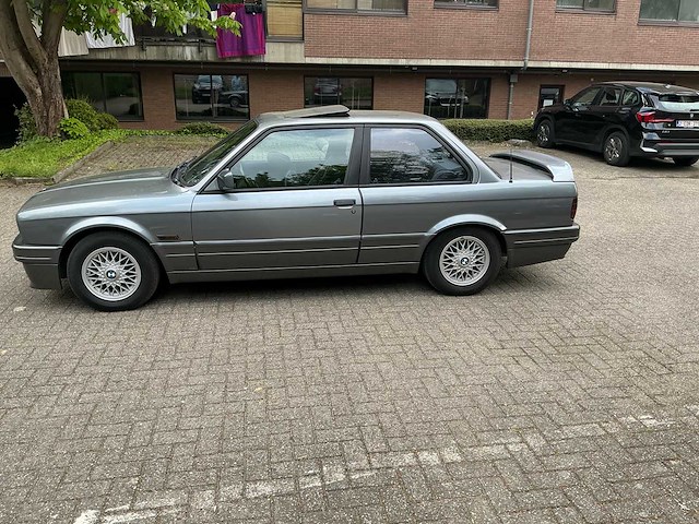 Bmw 325i 325 i oldtimer - afbeelding 11 van  46