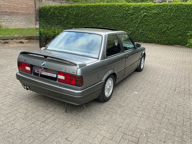 Bmw 325i 325 i oldtimer - afbeelding 32 van  46