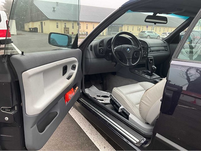 Bmw 328i cabriolet vintage auto's > 15 - afbeelding 38 van  47