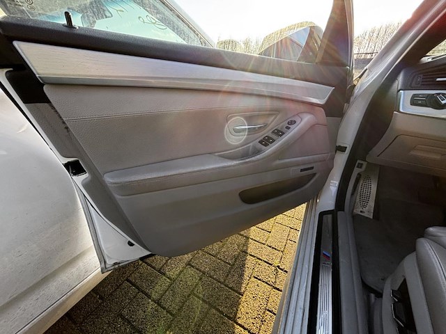 Bmw 5 sw (f11) touring 520da start/stop 184 at, 2013 - afbeelding 24 van  27