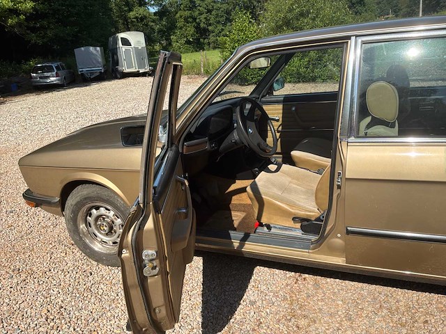 Bmw 520 serie e21 vintage auto's > 15 - afbeelding 6 van  25