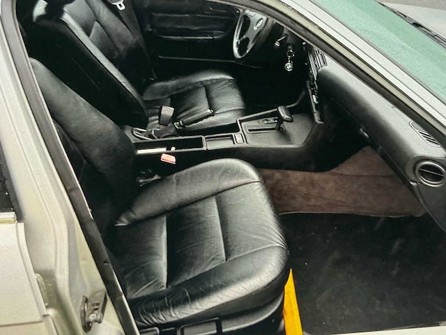 Bmw 520i e30 520i oldtimer - afbeelding 21 van  31