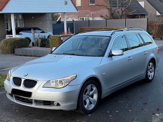 Bmw 525 i touring 3.0 2004 - afbeelding 1 van  9