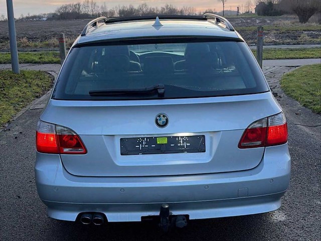 Bmw 525 i touring 3.0 2004 - afbeelding 3 van  9