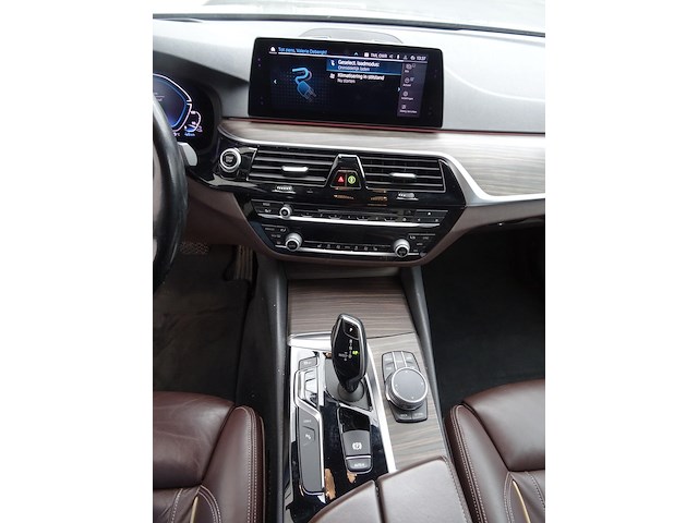 Bmw 530e - afbeelding 2 van  19