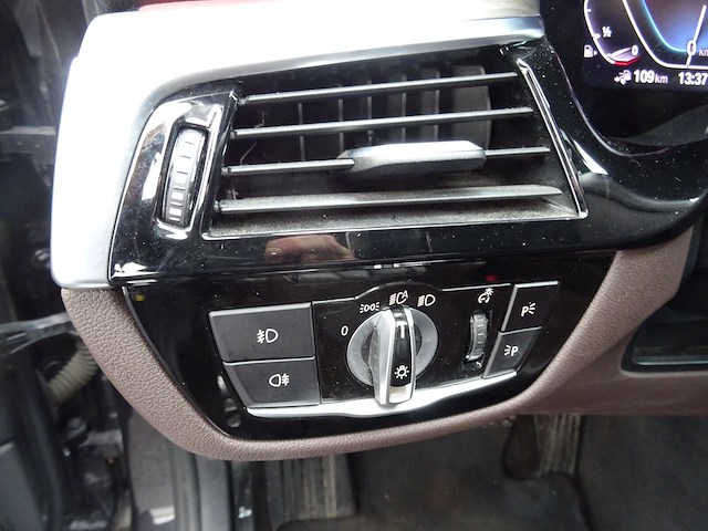 Bmw 530e - afbeelding 3 van  19