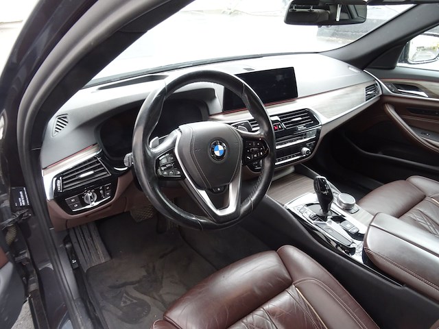 Bmw 530e - afbeelding 17 van  19