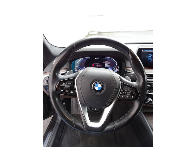 Bmw 530e - afbeelding 18 van  19