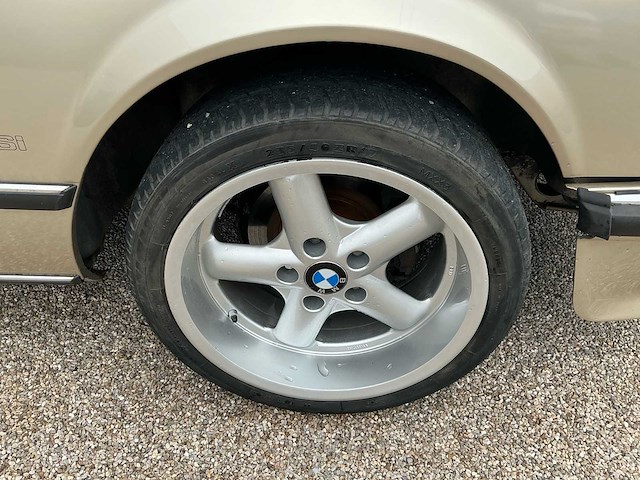 Bmw 635 csi oldtimer - afbeelding 1 van  46