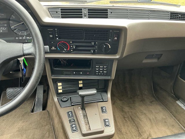 Bmw 635 csi oldtimer - afbeelding 7 van  46