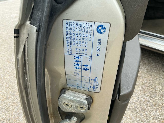 Bmw 635 csi oldtimer - afbeelding 29 van  46