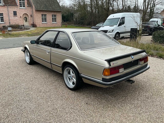 Bmw 635 csi oldtimer - afbeelding 20 van  46