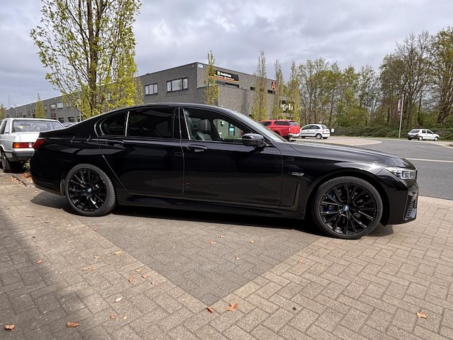 Bmw 745e, 2022 - afbeelding 32 van  37
