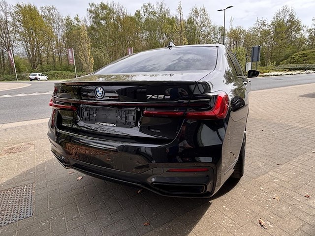 Bmw 745e, 2022 - afbeelding 33 van  37