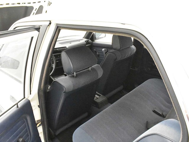 Bmw e30 316 - afbeelding 6 van  32
