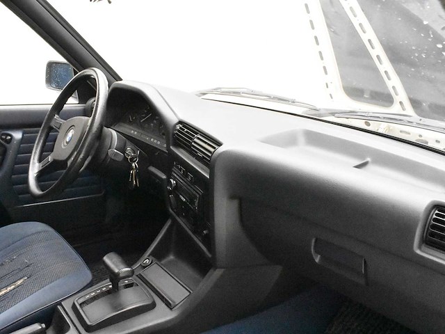 Bmw e30 316 - afbeelding 14 van  32