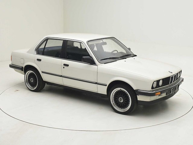 Bmw e30 316 - afbeelding 29 van  32