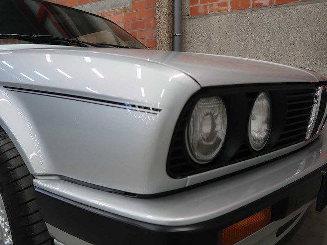 Bmw e30 320 cabriolet - afbeelding 7 van  63