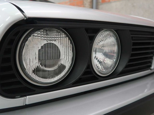 Bmw e30 320 cabriolet - afbeelding 8 van  63