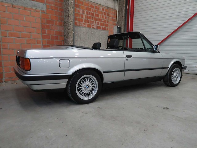 Bmw e30 320 cabriolet - afbeelding 24 van  63